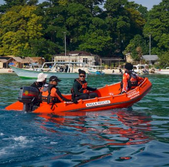 Personel Kalla Rescue Perkuat Pemahaman Penanganan Penyelamatan di Perairan