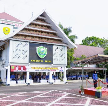 Pimpin Upacara HKN, Bupati Barru: Hentikan Program yang Tak Berdampak, Fokus pada Kemiskinan, Stunting, dan Pelayanan Publik