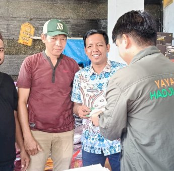 LAZ Hadji Kalla Beri Bantuan ke Penyintas Kebakaran di Panaikang Makassar