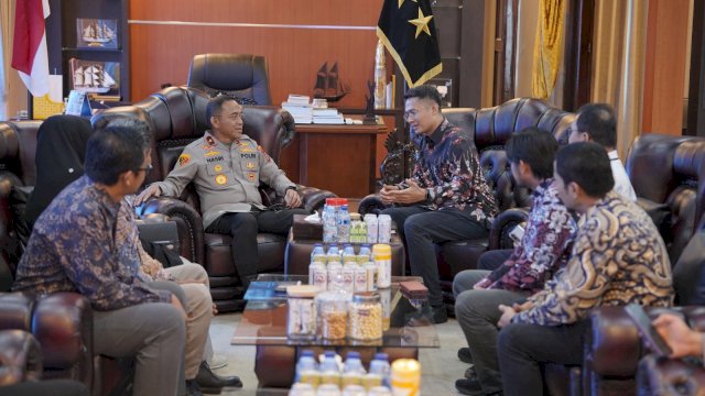 General Manager PLN UIP Sulawesi, I Gusti Made Aditya San Adinatha saat melakukan audiensi bersama Kapolda Sulawesi Tengah, Brigjen Pol. Nasri, di Kantor Polda Sulawesi Tengah, Kamis, 25 Juni 2026 lalu. (Dok. Humas PLN UIP Sulawesi) 