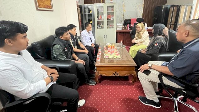 Bawaslu Sulsel menerima audiensi dari Perkumpulan Gerakan Kebangsaan (PGK) Sulsel dalam rangka menjajaki kerja sama strategis untuk memperkuat pendidikan demokrasi dan pengawasan partisipatif, Selasa (9/6/2026). (Foto: Istimewa)