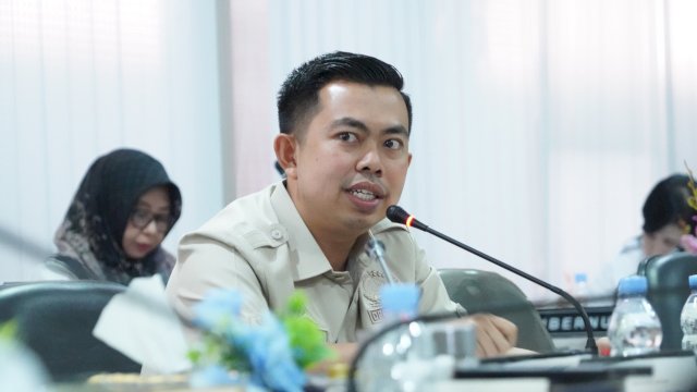 Anggota Komisi B DPRD Sulsel, Heriwawan dalam RDP yang membahas persoalan distribusi pupuk di ruang rapat Komisi B, Kantor Dinas Bina Marga dan Bina Konstruksi, Jalan AP Pettarani, Makassar, Rabu (3/6/2026). (Foto: Istimewa)