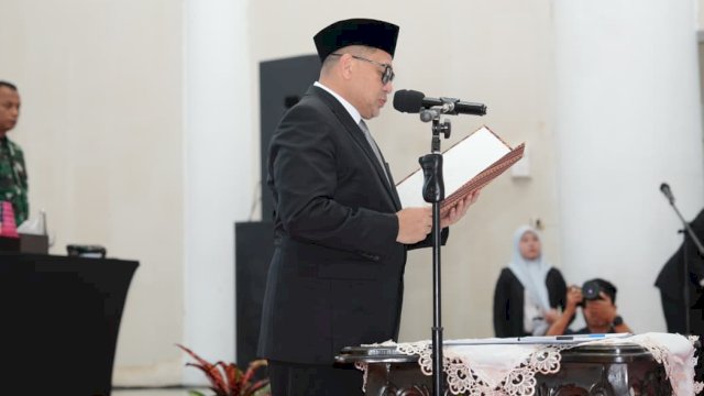 Wali Kota Makassar, Munafri Arifuddin mengukuhkan serta mengambil sumpah dan janji 47 Kepala Puskesmas lingkup Dinas Kesehatan Kota Makassar di Rumah Jabatan Wali Kota Makassar, Rabu (17/6/2026). (Foto: Istimewa)