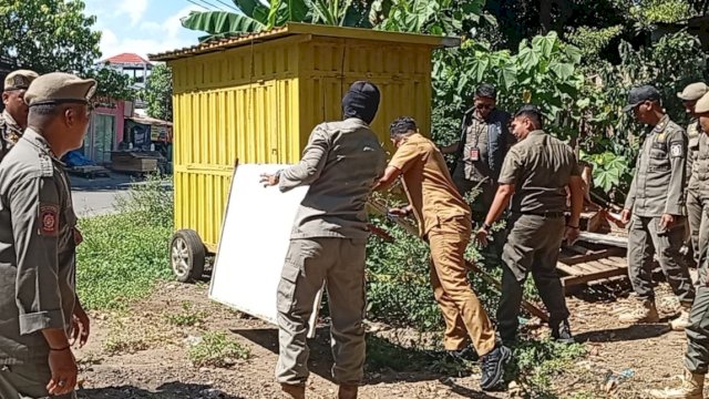 Pemerintah Kota Makassar melalui BPKAD bersama Pemerintah Kecamatan Biringkanaya melakukan penertiban aset di kawasan Perumnas Sudiang, Kelurahan Laikang, Kecamatan Biringkanaya, Makassar, Senin (22/6/2026). (Foto: Istimewa)