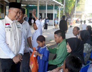 Semarak Muharram Berkah 1448 H, YBM PLN UID Sulselrabar Gelar Khitanan Massal dan Berbagi Kado Anak Yatim Dhuafa