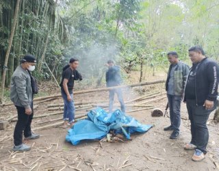 Polisi Obok-obok Arena Judi Sabung Ayam di Pelosok Desa Bulukumba