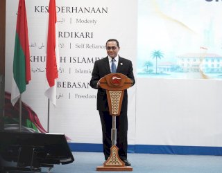OJK Dorong Investor Muda Makin Cerdas, Bijak dan Paham Risiko Investasi