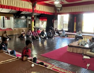 Pelaku Seni Belajar Sejarah Karaeng Pattingalloang di Museum Balla Lompoa