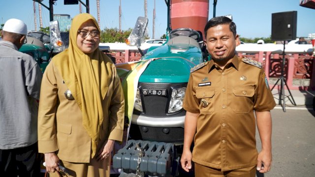 Ket: Wali Kota Parepare, Tasming Hamid bersama Kadis PKP