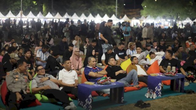 Ket: Wali Kota Parepare, Tasming Hamid nobar Piala Dunia di Lapangan Andi Makkasau