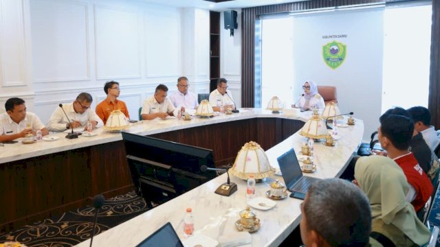 Ket: Bupati Barru Matangkan Operasional Sekolah Rakyat