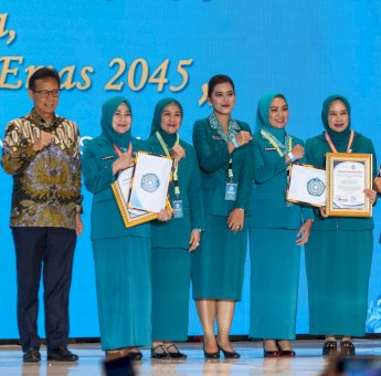 Berhasil Tekan Anak Zero Dose, Andi Tenri Indah Terima Penghargaan Menkes dan PKK Pusat