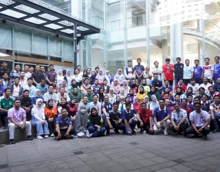 Bangun Budaya Supportif di Loving Monday at KALLA, Karyawan Kenakan Jersey Idola di Piala Dunia