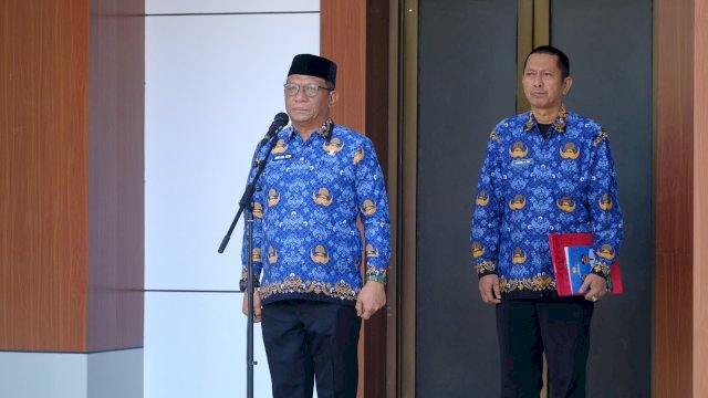 Sekretaris Daerah Kabupaten Gowa, Andy Azis, di sela-sela memimpin Upacara Hari Kesadaran Nasional Tingkat Pemerintah Kabupaten Gowa yang dirangkaikan Peringatan Hari Koperasi Ke-79 Tahun 2026, di Lapangan Upacara, Kantor Bupati Gowa, kemarin. (Dok. Humas Gowa) 