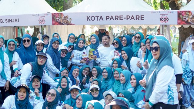 Ket: Jalan Sehat Anti Mager HKG PKK dan HUT Dekranas 2026