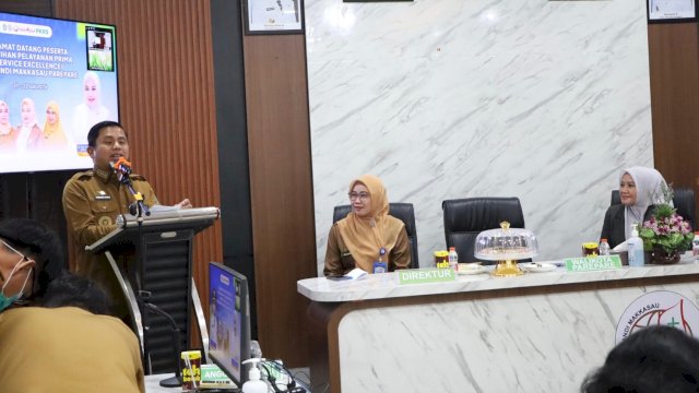 Ket: Tasming Hamid Buka Pelatihan Service Excellent di RSUD Andi Makkasau Parepare