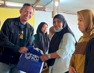 PLN UIP Sulawesi Berbagi Puluhan Paket Sembako ke Warga Mamasa