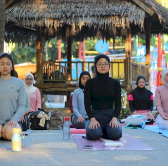 152 Peserta Ciptakan Hidup Sehat Lewat Bugis Waterpark Nature Yoga