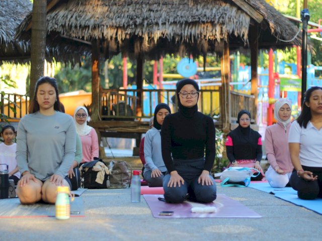 152 Peserta Ciptakan Hidup Sehat Lewat Bugis Waterpark Nature Yoga