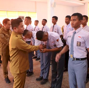 Tasming Hamid Ingatkan Calon Paskibraka Jaga Nama Baik Parepare, Termasuk Bermedia Sosial Secara Bijak