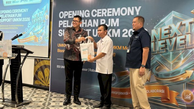 PT Pelindo Jasa Maritim (PJM) bersama BSI UMKM Center Makassar memperkuat sinergi dalam mendorong pengembangan UMKM melalui penyelenggaraan program "UMKM Next Level: Transformasi UMKM Menuju Bisnis Berkelanjutan dan Berdaya Saing" pada Rabu (8/7/2026). (Foto: Istimewa)