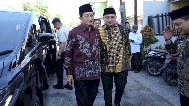 Menteri Agama RI, Nasaruddin Umar, bersama Wali Kota Makassar, Munafri Arifuddin saat mengunjungi pembangunan Gerbang Moderasi Indonesia di kawasan Bumi Tamalanrea Permai (BTP), Kecamatan Biringkanaya, Makassar, Kamis (9/7/2026). (Foto: Istimewa)