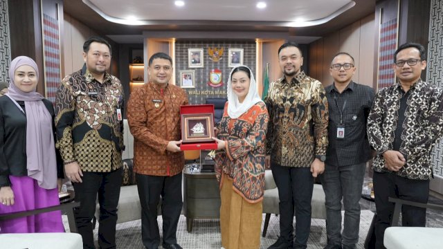 Bupati Brebes, Paramitha Widya Kusuma saat menemui Wali Kota Makassar, Munafri Arifuddin di Kantor Balai Kota Makassar, Jumat (10/7/2026). (Foto: Istimewa)