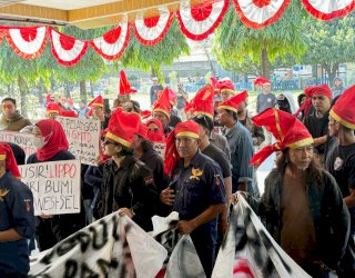 Desak Pembentukan Hak Angket GMTD, Massa Komite Adat Geruduk DPRD Sulsel