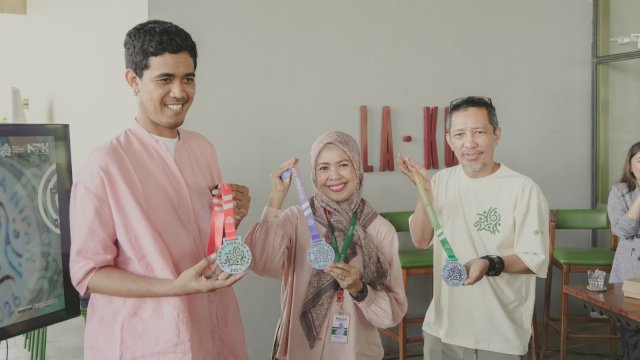 Pekan Olahraga NIPAH 2026 manajemen NIPAH PARK berkolaborasi dengan RASAPASAR untuk menciptakan medali berbahan plastik sebagai bentuk upaya membawa semangat keberlanjutan. (Dok. NIPAH PARK) 