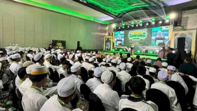 Suasana kegiatan Wisuda Tahfidz Al-Qur&rsquo;an RHIS 2026 yang digelar di Hotel Claro, Jalan AP Pettarani, Makassar, Jumat (17/7/2026). (Foto: Istimewa)