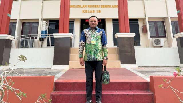 Dosen Hukum Pidana Fakultas Hukum UMI, Dr Hardianto Djanggih usai memberikan keterangan sebagai ahli dalam perkara dugaan tindak pidana kehutanan di PN Sengkang, Selasa (14/7/2026). (Foto: Istimewa)