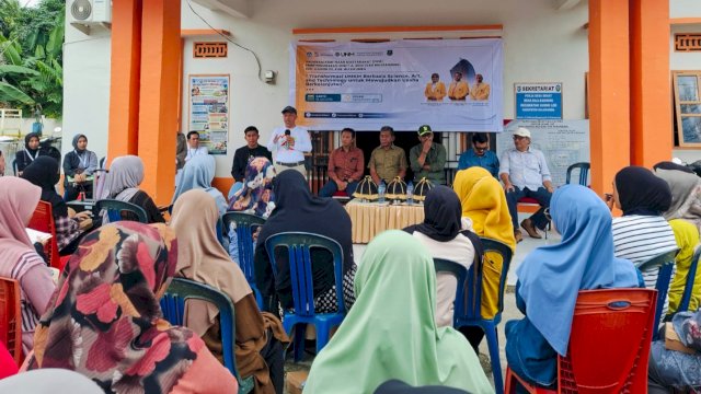 Prodi Manajemen dan Prodi Kewirausahaan FEB UNM melaksanakan kegiatan Pengabdian kepada Masyarakat (PkM) di Desa Balleanging, Kabupaten Bulukumba, Sabtu (18/7/2026). (Foto: Istimewa)
