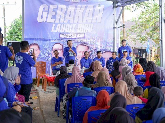 Salurkan Bantuan untuk Masjid, Heriwawan Pimpin Gerakan Langit Biru Demokrat di Sinjai