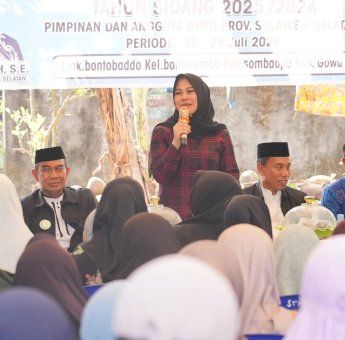 Warga Barombong Gowa Keluhkan Sistem Zonasi SMA Negeri di Depan Andi Tenri Indah