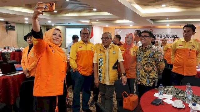 Ketua DPD I Golkar Sulsel, Ilham Arief Sirajuddin saat menghadiri kegiatan Rapat Pleno I dan Orientasi PDK Kosgoro 1957 Sulsel yang berlangsung di Hotel Almadera Makassar, Minggu (26/7/2026). (Foto: Istimewa)
