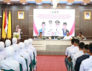 Bupati Barru Lepas Tiga Calon Paskibraka ke Tingkat Provinsi, Tekankan Disiplin dan Integritas