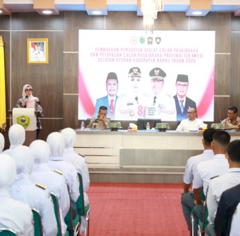 Bupati Barru Lepas Tiga Calon Paskibraka ke Tingkat Provinsi, Tekankan Disiplin dan Integritas