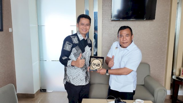 General Manager PLN UIP Sulawesi, I Gusti Made Aditya San Adinatha, saat melakukan pertemuan dengan Kepala BINDA Sulawesi Tenggara, Marsma TNI Heroe Hermawan, di Kendari, Rabu, (05/08/2026) kemarin. (Dok. Humas PLN UIP Sulawesi)