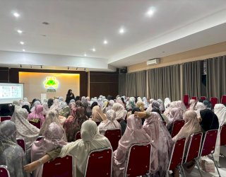 Siswa Sekolah Islam Athirah Diajak Kelola Sampah dari Sumber
