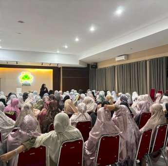 Siswa Sekolah Islam Athirah Diajak Kelola Sampah dari Sumber