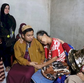 Datangi Langsung Lokasi Kebakaran di Cempae, Wali Kota Parepare Beri Dukungan Moril kepada Korban