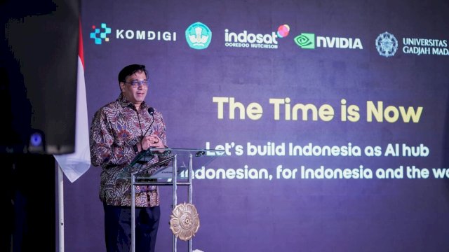 President Director and Chief Executive Officer Indosat Ooredoo Hutchison, Vikram Sinha saat memberikan sambutan pada Peluncuran UGM Indosat NVIDIA AI Technology Center (NVAITC), di Universitas Gadjah Mada (UGM), kemarin. (Dok. Indosat) 