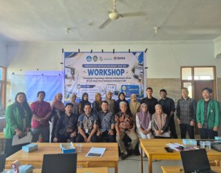 Ketika Pelajaran Sosiologi Masuk Era Digital: Universitas Megarezky Bekali Guru dengan LMS dan QR Code