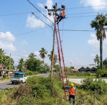 PLN Bergerak Cepat Siapkan Kebutuhan Listrik Pasca Gempa di NTT
