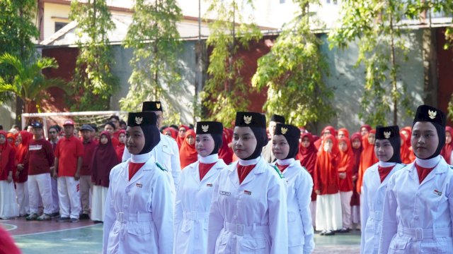 Sekolah Islam Athirah Makassar melaksanakan upacara Peringatan HUT RI Ke-81 Tahun, di Lapangan Upacara Sekolah Islam Athirah Makassar, Senin (17/8/2026). (Dok. Humas Sekolah Islam Athirah Makassar)