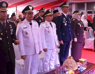 Tasming Hamid Serahkan Remisi kepada 342 Warga Binaan Lapas Parepare