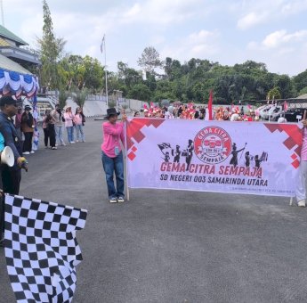Ratusan Warga Ramaikan Pawai Kemerdekaan RI, Lapas Narkotika Samarinda dan Pengelola Satwa Ambil Bagian