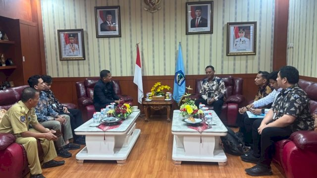 Jajaran PLN UIP Sulawesi saat melakukan audiensi bersama Bupati Bantaeng, Muhammad Fathul Fauzy Nurdin, di Kantor Bupati Bantaeng, Senin, 27 Juli 2026 lalu. (Dok. Humas PLN UIP Sulawesi)