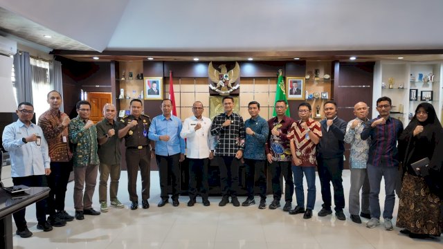 Sinergi Pendampingan Hukum melalui Audiensi Bersama Kepala Kejaksaan Tinggi (Kajati) Sulawesi Tenggara, Sugeng Riyanta, guna penguatan tata kelola perusahaan sekaligus mendukung pembangunan infrastruktur ketenagalistrikan. (Foto: Istimewa)
