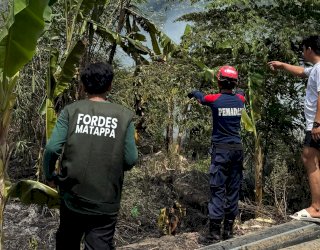 Tim FORDES MATAPPA Bonelemo Cepat Tanggap Padamkan Kebakaran Lahan